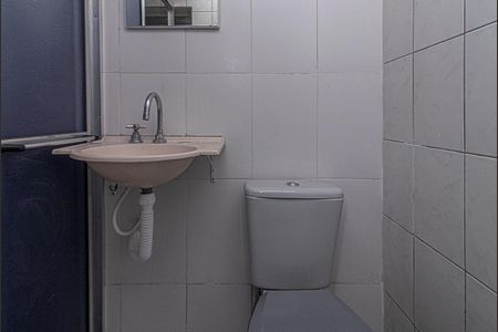 Casa para alugar com 500m², 2 quartos e 6 vagas Casa para alugar com 500m², 2 quartos e 6 vagasbanheiro social da casa 3_4