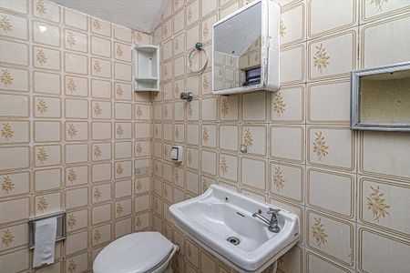 Casa para alugar com 500m², 2 quartos e 6 vagas Casa para alugar com 500m², 2 quartos e 6 vagasbanheiro social da casa 2_2