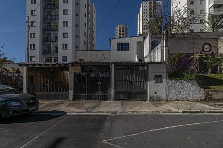 Casa para alugar com 500m², 2 quartos e 6 vagas Casa para alugar com 500m², 2 quartos e 6 vagasfachada dos fundos