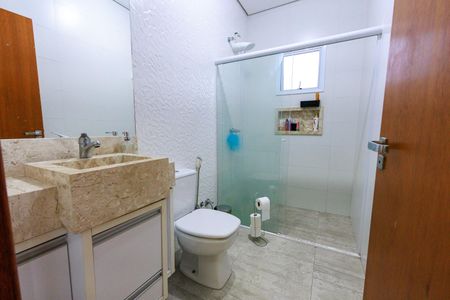 Casa de condomínio para alugar com 135m², 2 quartos e 2 vagas Casa de condomínio para alugar com 135m², 2 quartos e 2 vagasBanheiro da Suíte