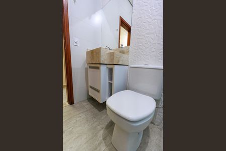 Casa de condomínio para alugar com 135m², 2 quartos e 2 vagas Casa de condomínio para alugar com 135m², 2 quartos e 2 vagasBanheiro Corredor