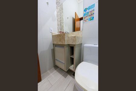 Casa de condomínio para alugar com 135m², 2 quartos e 2 vagas Casa de condomínio para alugar com 135m², 2 quartos e 2 vagasBanheiro da Suíte