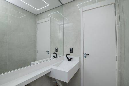Banheiro de apartamento para alugar com 2 quartos, 50m² em Jardim Campos Verdes, Hortolândia