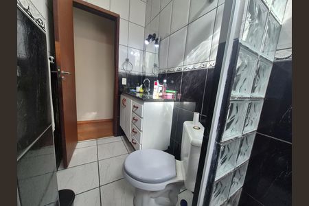 Casa de condomínio à venda com 132m², 3 quartos e 2 vagas Casa de condomínio à venda com 132m², 3 quartos e 2 vagasBanheiro corredor Piso I