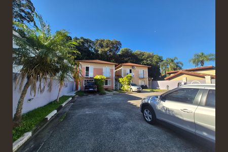 Casa de condomínio à venda com 132m², 3 quartos e 2 vagas Casa de condomínio à venda com 132m², 3 quartos e 2 vagasFachada condomínio