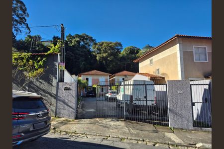 Casa de condomínio à venda com 132m², 3 quartos e 2 vagas Casa de condomínio à venda com 132m², 3 quartos e 2 vagasFachada e portaria