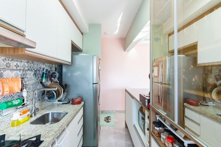 Cozinha  de apartamento à venda com 2 quartos, 49m² em Jaguaribe, Osasco