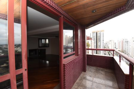 Apartamento à venda com 311m², 5 quartos e 3 vagasSacada da sala