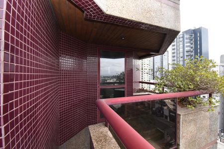 Apartamento à venda com 311m², 5 quartos e 3 vagasSacada da sala