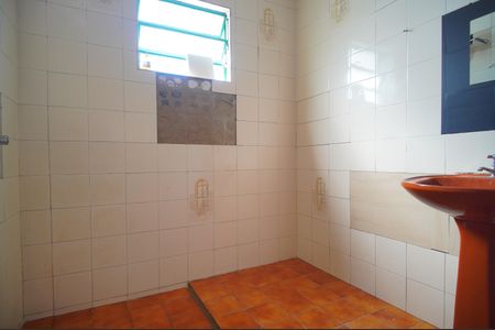 Banheiro de kitnet/studio para alugar com 1 quarto, 40m² em Rio Branco, São Leopoldo