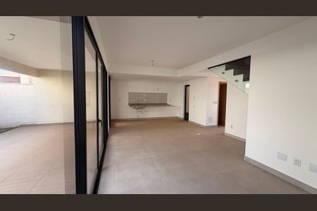 Casa de condomínio à venda com 160m², 4 quartos e 2 vagas Casa de condomínio à venda com 160m², 4 quartos e 2 vagasSala/Cozinha