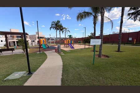 Casa de condomínio à venda com 160m², 4 quartos e 2 vagas Casa de condomínio à venda com 160m², 4 quartos e 2 vagasÁrea comum - Playground
