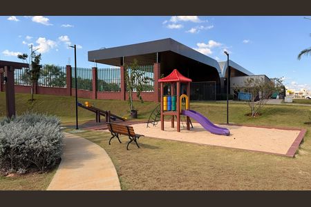 Casa de condomínio à venda com 160m², 4 quartos e 2 vagas Casa de condomínio à venda com 160m², 4 quartos e 2 vagasÁrea comum - Playground