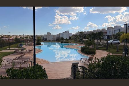 Casa de condomínio à venda com 160m², 4 quartos e 2 vagas Casa de condomínio à venda com 160m², 4 quartos e 2 vagasÁrea comum - Piscina