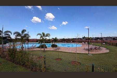 Casa de condomínio à venda com 160m², 4 quartos e 2 vagas Casa de condomínio à venda com 160m², 4 quartos e 2 vagasÁrea comum - Piscina