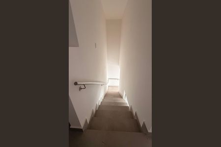 Casa de condomínio à venda com 160m², 4 quartos e 2 vagas Casa de condomínio à venda com 160m², 4 quartos e 2 vagasCorredor