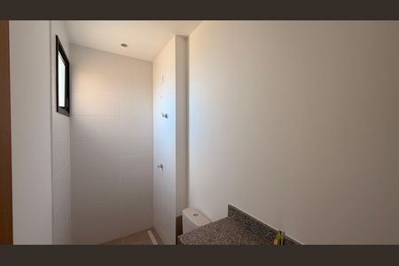 Casa de condomínio à venda com 160m², 4 quartos e 2 vagas Casa de condomínio à venda com 160m², 4 quartos e 2 vagasBanheiro da Suíte 2
