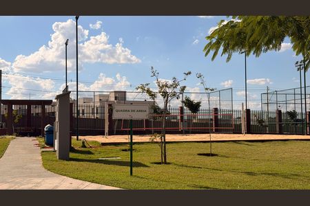 Casa de condomínio à venda com 160m², 4 quartos e 2 vagas Casa de condomínio à venda com 160m², 4 quartos e 2 vagasQuadra Esportiva