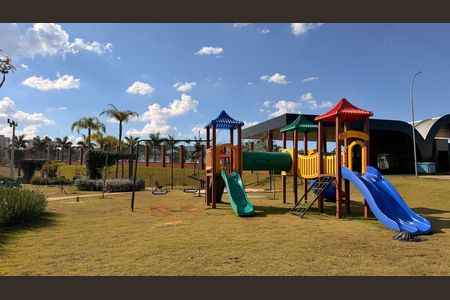 Casa de condomínio à venda com 160m², 4 quartos e 2 vagas Casa de condomínio à venda com 160m², 4 quartos e 2 vagasÁrea comum - Playground