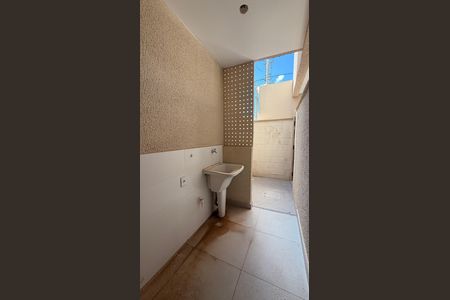 Casa de condomínio à venda com 160m², 4 quartos e 2 vagas Casa de condomínio à venda com 160m², 4 quartos e 2 vagasÁrea de Serviço
