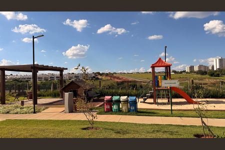 Casa de condomínio à venda com 160m², 4 quartos e 2 vagas Casa de condomínio à venda com 160m², 4 quartos e 2 vagasÁrea comum - Playground