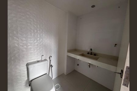 Apartamento à venda com 66m², 2 quartos e 2 vagasBanheiro do Quarto 1