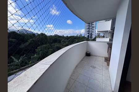 Apartamento à venda com 66m², 2 quartos e 2 vagasVaranda