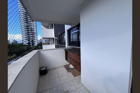 Apartamento à venda com 66m², 2 quartos e 2 vagasVaranda