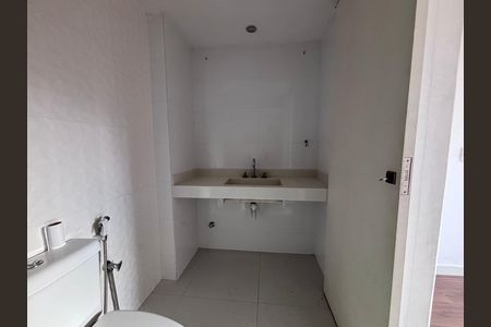Apartamento à venda com 66m², 2 quartos e 2 vagasBanheiro do Quarto 1