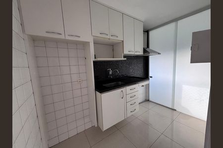 Apartamento à venda com 66m², 2 quartos e 2 vagasCozinha