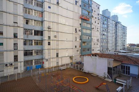 Vista do quarto de apartamento para alugar com 1 quarto, 37m² em Humaitá, Porto Alegre