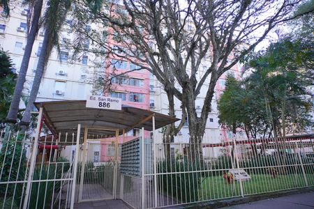Fachada  de apartamento para alugar com 1 quarto, 37m² em Humaitá, Porto Alegre