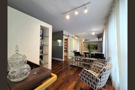 Sala de apartamento à venda com 3 quartos, 110m² em Indianópolis, São Paulo
