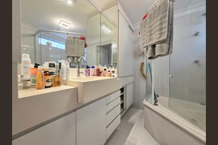 Apartamento à venda com 110m², 3 quartos e 1 vagaBanheiro da Suíte