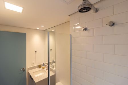 Banheiro de kitnet/studio para alugar com 1 quarto, 43m² em Jardim Paulista, São Paulo