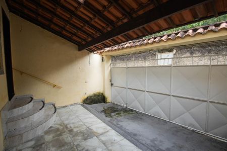 Garagem de casa para alugar com 3 quartos, 90m² em Rocha, São Gonçalo