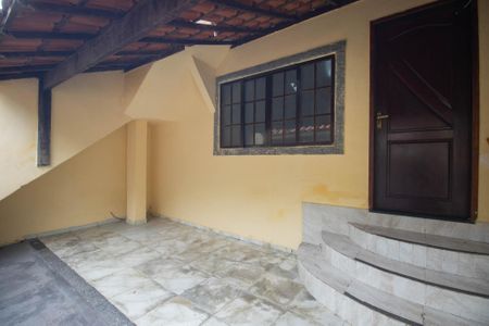 Garagem de casa para alugar com 3 quartos, 90m² em Rocha, São Gonçalo