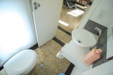 Casa de condomínio à venda com 225m², 3 quartos e 4 vagas