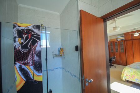Casa de condomínio à venda com 225m², 3 quartos e 4 vagas