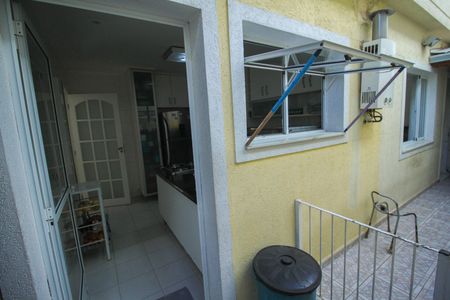 Casa de condomínio à venda com 225m², 3 quartos e 4 vagas