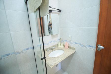 Casa de condomínio à venda com 225m², 3 quartos e 4 vagas