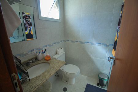 Casa de condomínio à venda com 225m², 3 quartos e 4 vagas