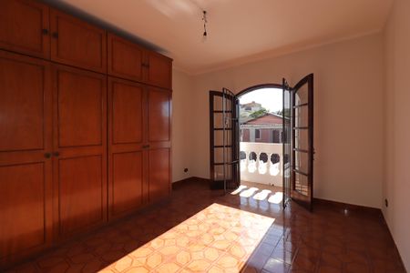 Casa à venda com 164m², 3 quartos e 2 vagasSuíte