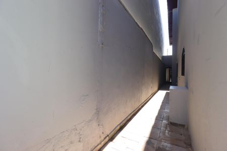 Casa à venda com 164m², 3 quartos e 2 vagasCorredor externo