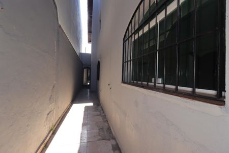 Casa à venda com 164m², 3 quartos e 2 vagasCorredor externo