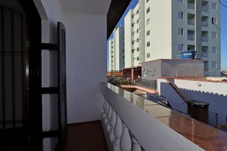 Casa à venda com 164m², 3 quartos e 2 vagasSacada do Quarto 1
