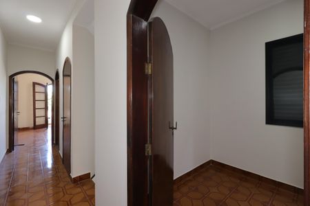 Casa à venda com 164m², 3 quartos e 2 vagasCorredor primeiro piso