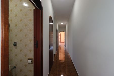Casa à venda com 164m², 3 quartos e 2 vagasCorredor primeiro piso