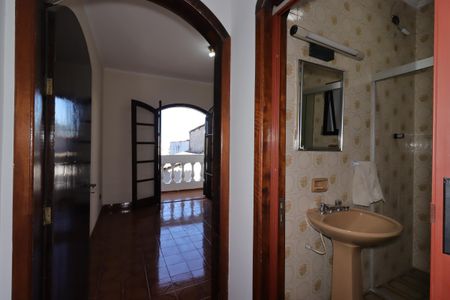 Casa à venda com 164m², 3 quartos e 2 vagasCorredor primeiro piso