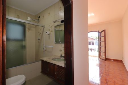 Casa à venda com 164m², 3 quartos e 2 vagasSuíte